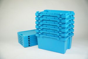 Łatwy do przechowania plastikowy pojemnik transportowy z możliwością założenia plomb